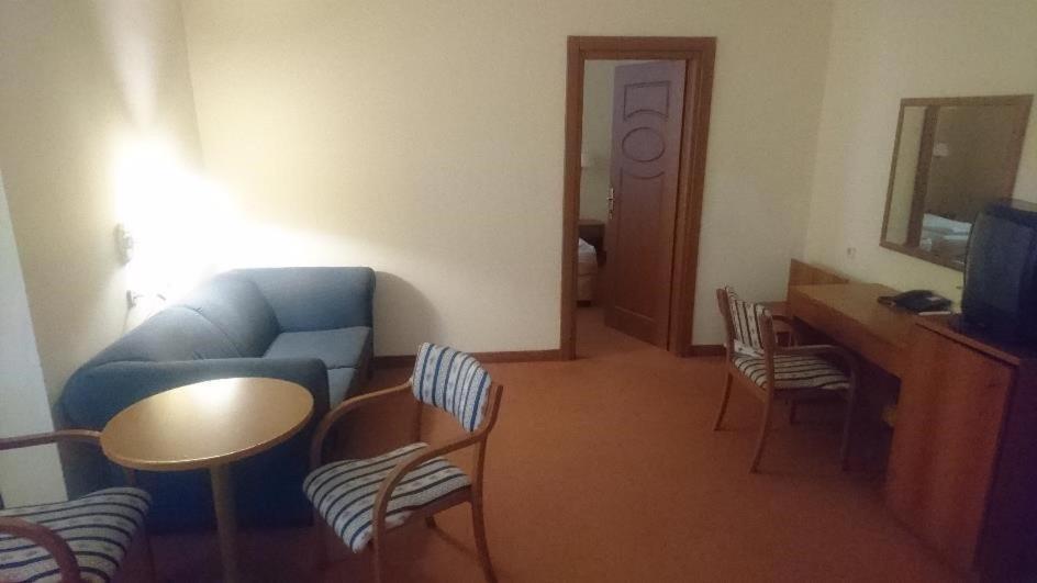 Hotel Vila Ruzica- Glavna Zgrada I Depandanse 크리크베니카 외부 사진