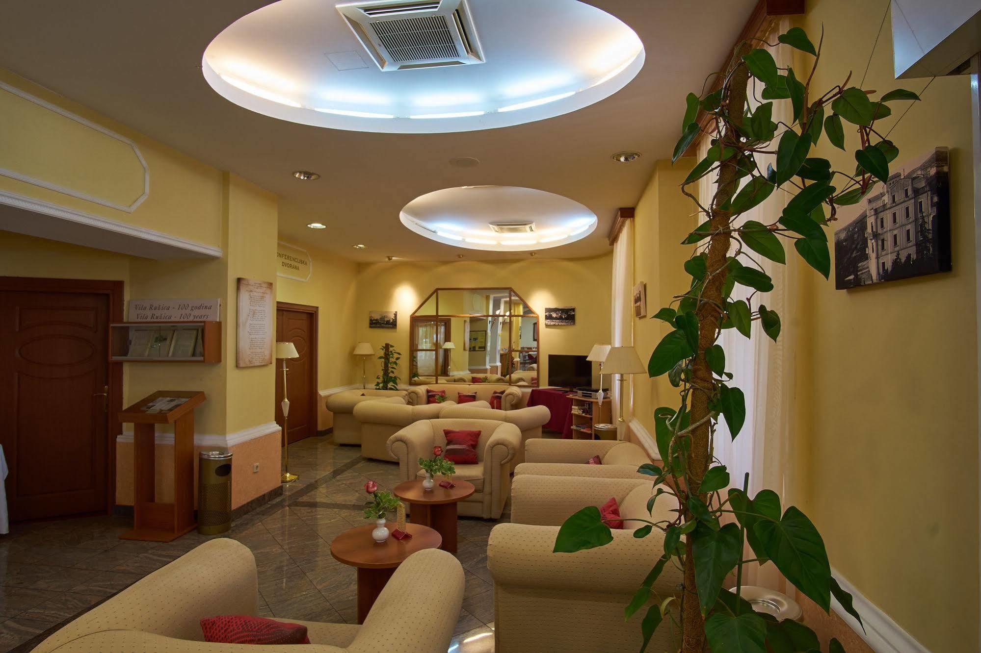 Hotel Vila Ruzica- Glavna Zgrada I Depandanse 크리크베니카 외부 사진