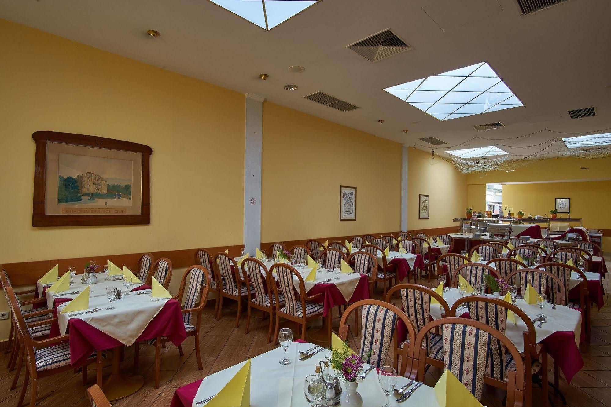Hotel Vila Ruzica- Glavna Zgrada I Depandanse 크리크베니카 외부 사진
