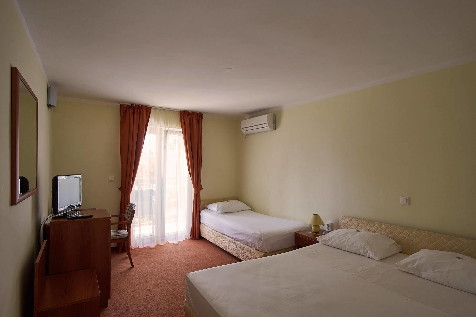 Hotel Vila Ruzica- Glavna Zgrada I Depandanse 크리크베니카 외부 사진